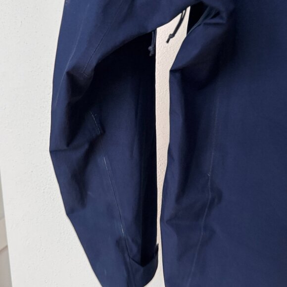 Patagonia Triolet Jacket — Men’s Small, navy/dark blue - Picture 5 of 6